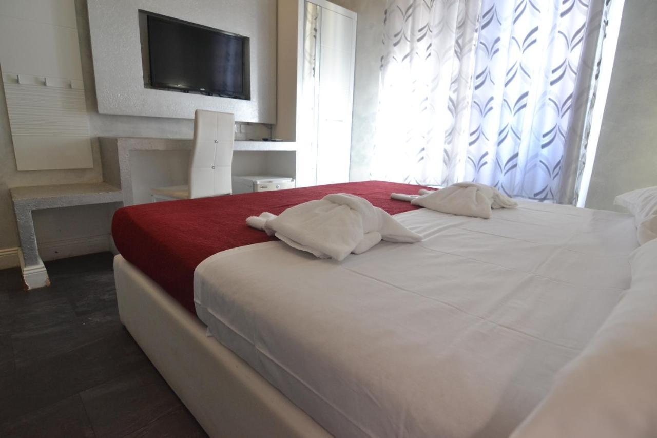 Quarto em Acomodações Particulares Glamour Spanish Steps *